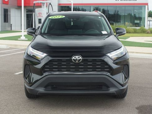 Used 2022 Toyota RAV4 XLE AWD/4WD image 25