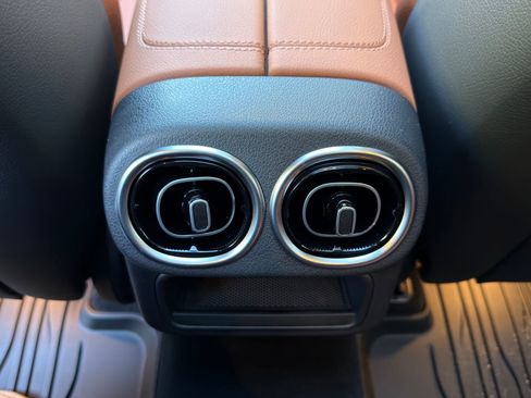 New 2026 Mercedes-Benz GLC 300 image 16