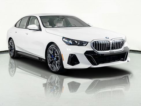 Used 2025 BMW i5 xDrive40 w/ M Sport Package image 1