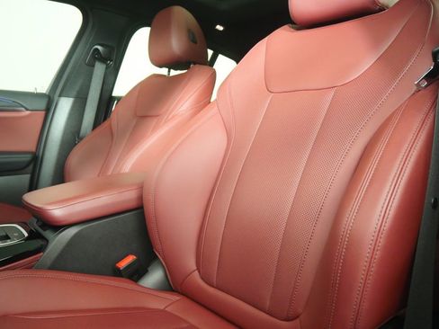 Used 2022 BMW X4 xDrive30i w/ M Sport Package 2 AWD/4WD image 10