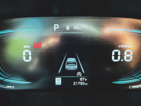 Used 2025 Kia Soul LX FWD image 19