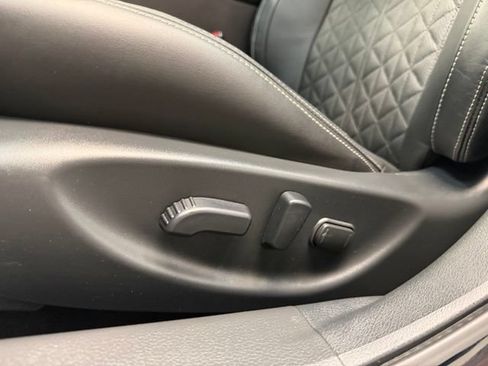 Used 2020 Nissan Maxima Platinum FWD image 11