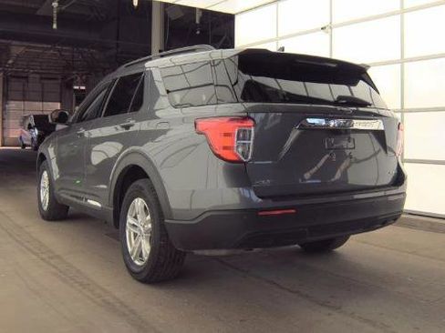 Used 2023 Ford Explorer XLT image 6