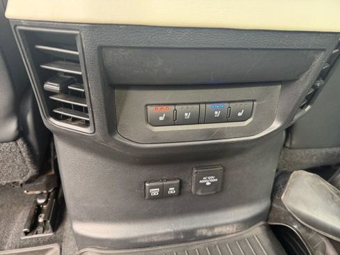 Used 2024 Toyota Tundra Capstone AWD/4WD image 33
