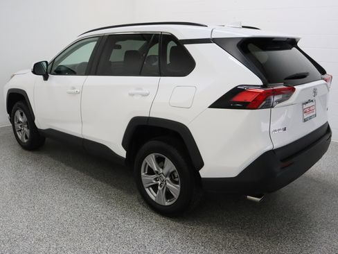 Used 2025 Toyota RAV4 XLE FWD image 9