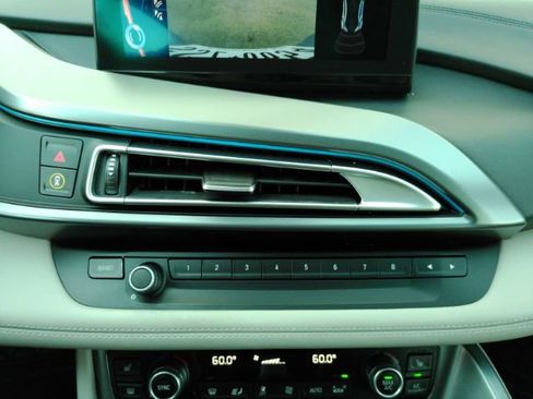 Used 2015 BMW i8 Base image 39