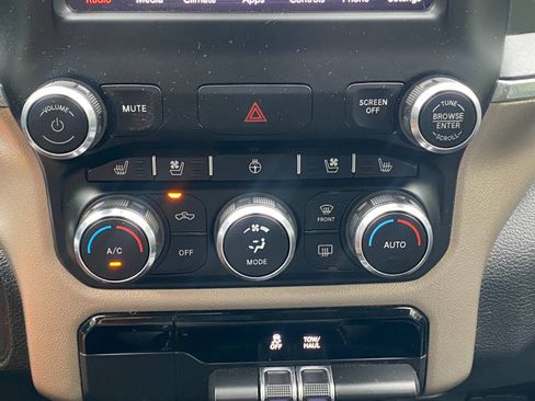 Used 2019 RAM 1500 Laramie w/ Off Road Group AWD/4WD image 42