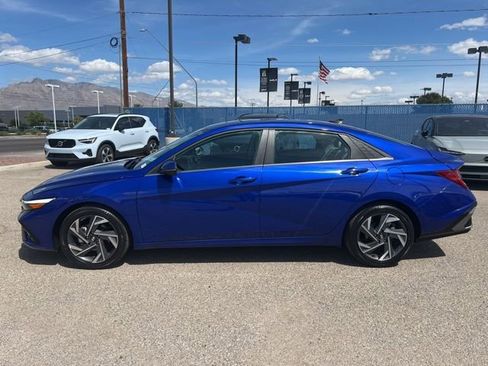 Used 2025 Hyundai Elantra Limited FWD image 7