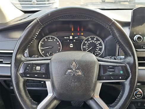 Used 2024 Mitsubishi Outlander SE image 21