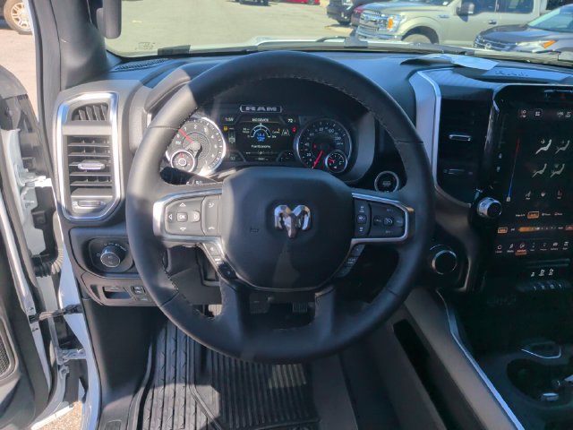 Used 2026 RAM 1500 4x4 Crew Cab image 16