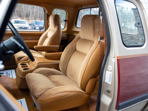 Used 1993 Dodge D/W Truck 250 image 35