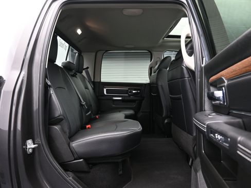 Used 2018 RAM 2500 Laramie w/ Snow Chief Group AWD/4WD image 12