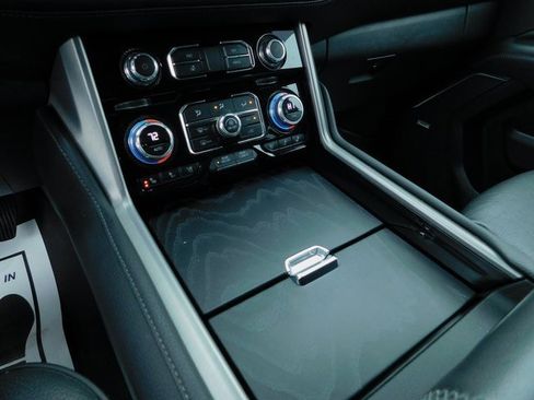 Used 2023 GMC Yukon Denali image 31
