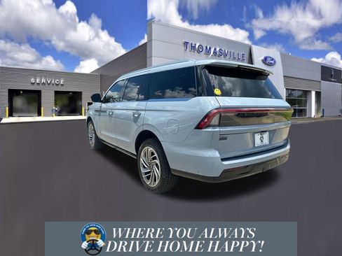 New 2025 Lincoln Navigator Reserve image 4