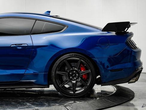 Used 2022 Ford Mustang Shelby GT500 w/ Carbon Fiber Track Pack image 9