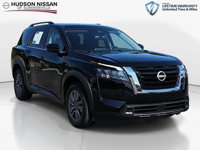 Used 2025 Nissan Pathfinder SV