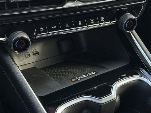 New 2026 Chevrolet Traverse High Country image 17