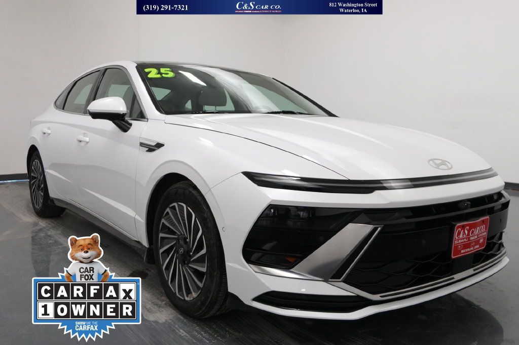 Used 2025 Hyundai Sonata Limited FWD image 1