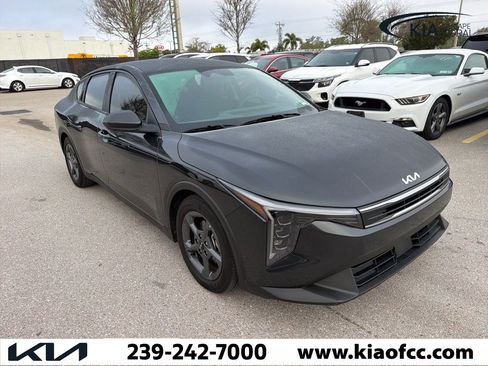 Used 2025 Kia K4 LXS image 8
