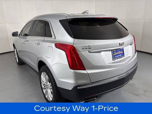 Used 2018 Cadillac XT5 Premium Luxury FWD image 9