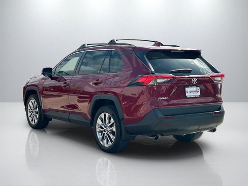 Used 2021 Toyota RAV4 XLE Premium image 7
