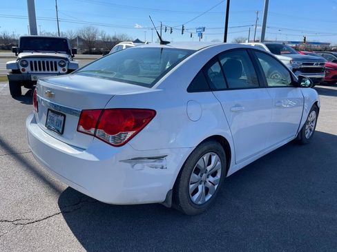 Used 2014 Chevrolet Cruze LS image 3