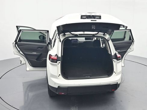 Used 2024 Nissan Rogue S FWD image 45