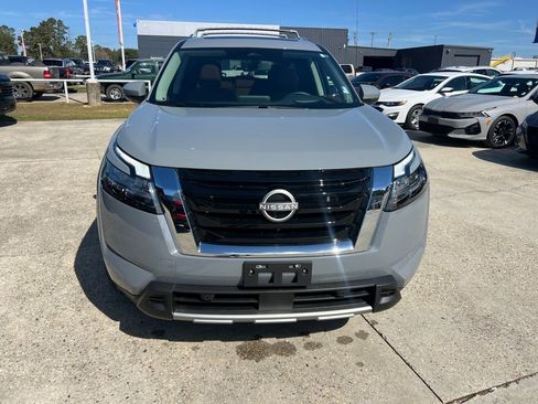 Certified 2024 Nissan Pathfinder Platinum w/ Cargo Package image 11