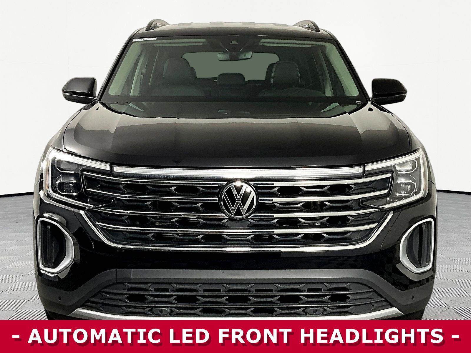 Used 2025 Volkswagen Atlas SE AWD/4WD image 2