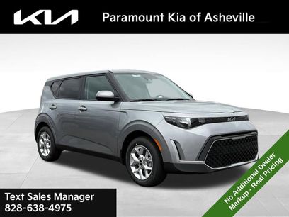 New 2025 Kia Soul LX