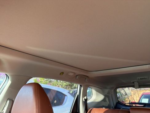 Used 2018 Nissan Rogue SL w/ Premium Package image 29