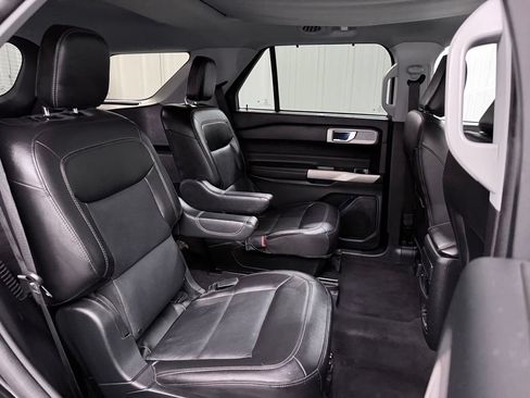 Used 2022 Ford Explorer Limited w/ Equipment Group 301A RWD image 41