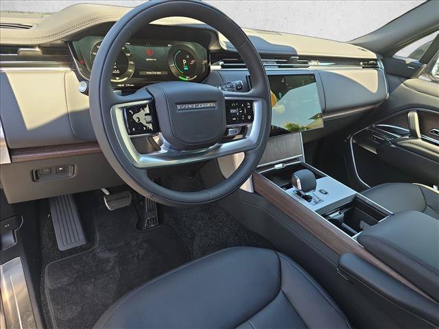 New 2025 Land Rover Range Rover SE AWD/4WD image 17