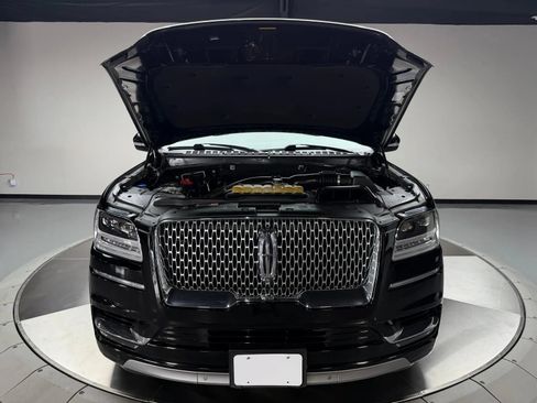 Used 2018 Lincoln Navigator Select AWD/4WD image 10