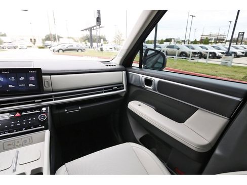 Used 2025 Hyundai Santa Fe SEL image 13