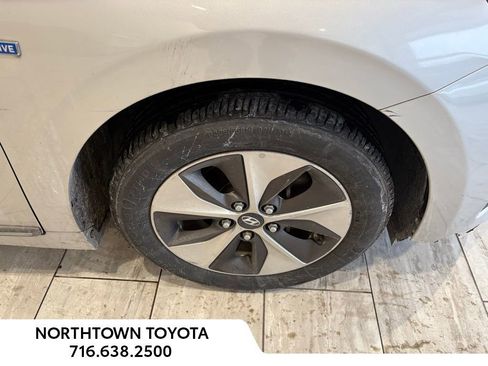 Used 2019 Hyundai Ioniq Electric image 2