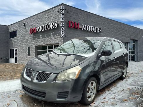 Used 2009 Pontiac Vibe w/ Preferred Package image 1