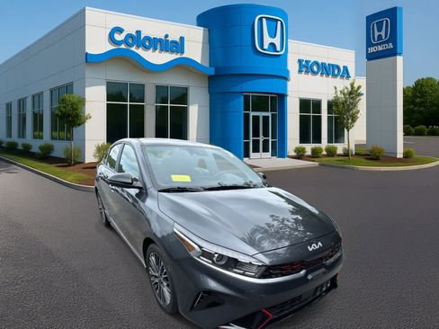 Used 2023 Kia Forte GT-Line w/ GT-Line Premium Package image 9