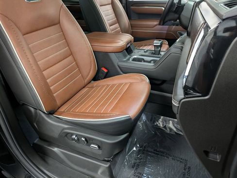 Used 2025 GMC Sierra 1500 Denali Ultimate image 29