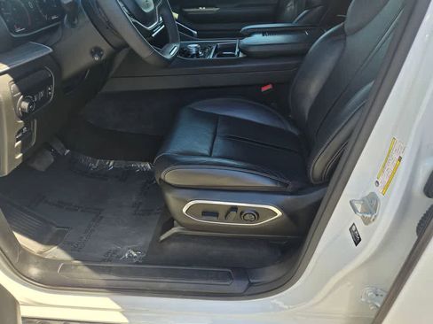 Used 2024 Jeep Wagoneer L Series II image 18