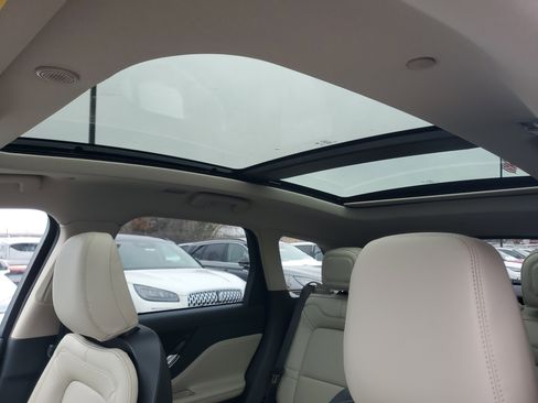 New 2026 Lincoln Corsair Premiere image 11