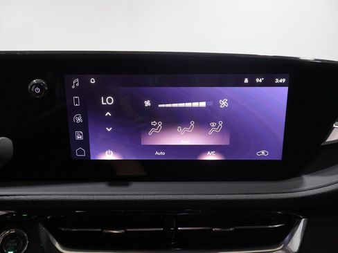 Used 2024 Buick Envista Sport Touring w/ Convenience I Package FWD image 31