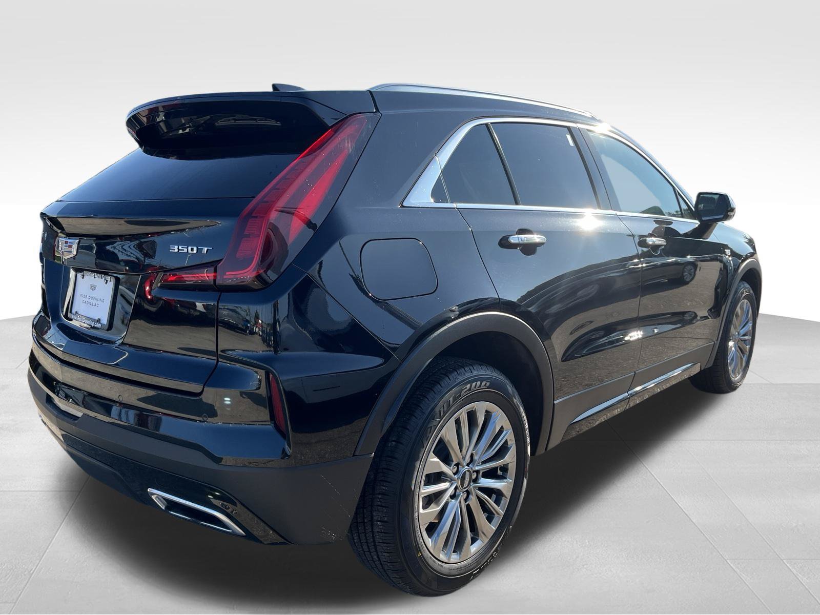 Used 2024 Cadillac XT4 Premium Luxury FWD image 4