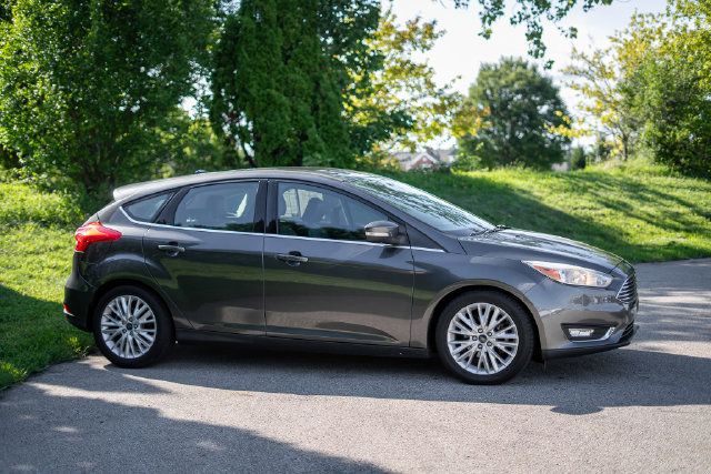 Used 2017 Ford Focus Titanium FWD image 4