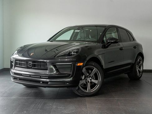 Certified 2025 Porsche Macan image 1