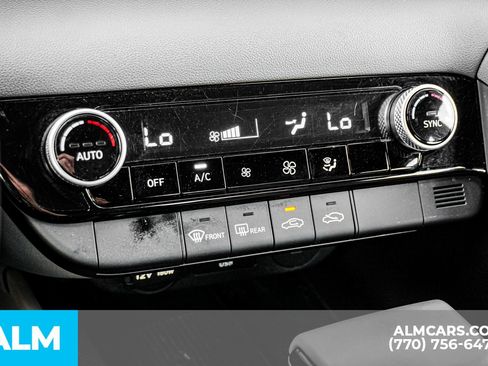 Used 2025 Hyundai Elantra Sport image 41