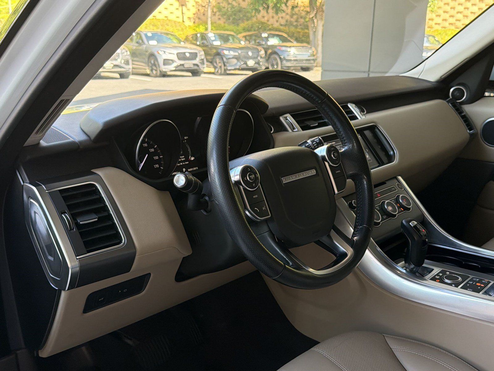 Used 2016 Land Rover Range Rover Sport SE AWD/4WD image 4