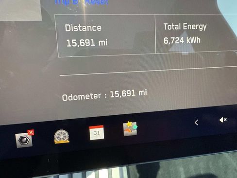 Used 2024 Tesla Cybertruck AWD Crew Cab image 32