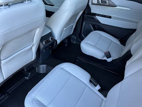 Certified 2025 Ford Explorer Platinum w/ Ultimate Package AWD/4WD image 4