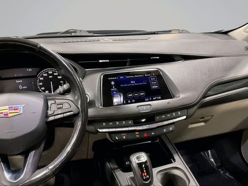 Used 2019 Cadillac XT4 Premium Luxury FWD image 6